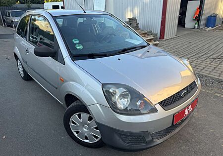 Ford Fiesta Ambiente/Sehr gepflegt/1.Hand/Klima/TÜV Neu