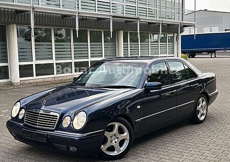 Mercedes-Benz E 240 AVANTGARDE *1.HAND*LEDER*KLIMA*XENON*PTS*