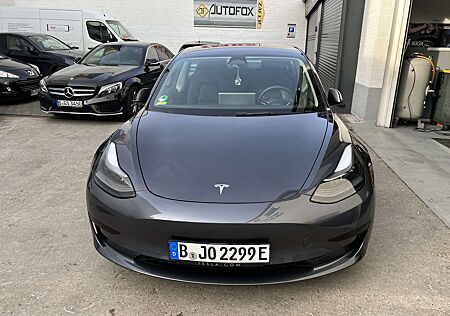 Tesla Model 3 Standard Reichweite Plus Hinterradantrieb