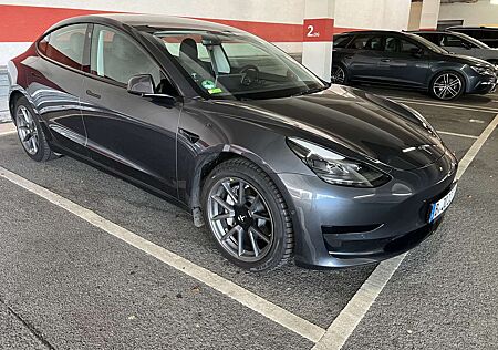 Tesla Model 3 Standard Reichweite Plus TÜV 09/2027