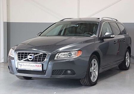 Volvo V70 Kombi Summum~SZH~STHZ~Tempom~Navi~PDC~MFL