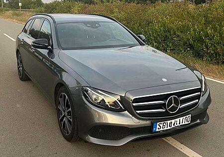 Mercedes-Benz E 220 gebraucht kaufen Mercedes-Benz E 220 d 4Matic T 9G-TRONIC Night Paket Widescreen