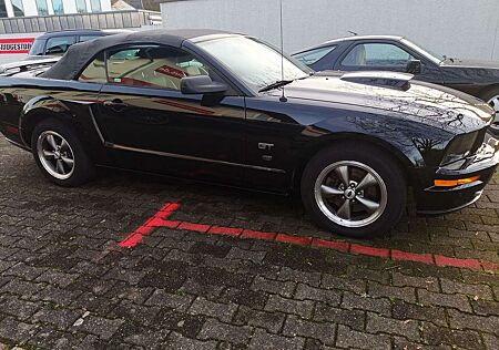 Ford Mustang 4.6 GT V8 Clean Title "einzigartig schön