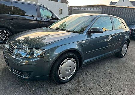 Audi A3 1.6Attraction elektr.Fenster,Klima,Schiebedac