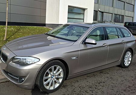 BMW 535d 535 5er Touring Diesel xDrive Touring Sport-Aut.
