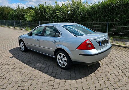 Ford Mondeo Stufenheck 1.8 Ghia