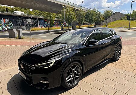 Infiniti Q30 2.2D 170PS Automatik, Pano, LED, Bose, Checkheft