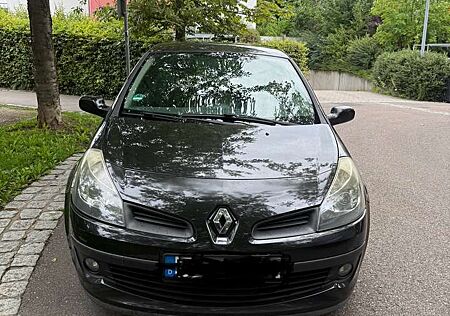 Renault Clio 1.6 Initiale