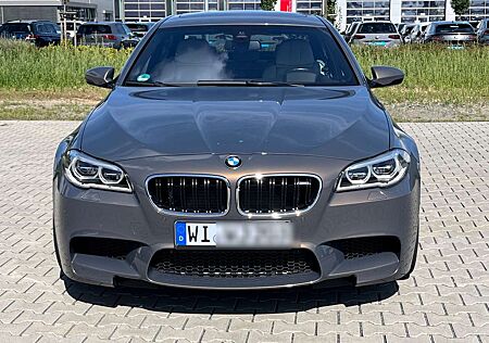 BMW M5 DKG Competition