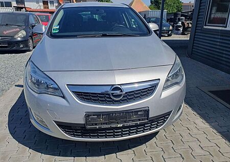 Opel Astra J Lim. 5-trg. Design Edition