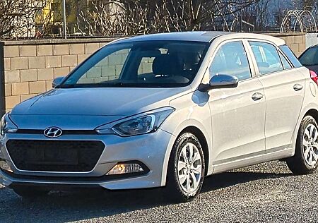 Hyundai i20 1.2i KLIMA+PDC+TEMPOMAT+BLUETOOTH+ISOFIX