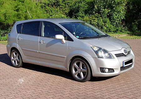 Toyota Corolla Verso 2.2 D-CAT DPF Sol