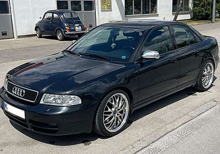 Audi S4 2.7 quattro