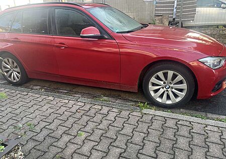BMW 330i 330 3er Touring Touring xDrive Aut. Advantage