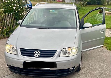 VW Touran Volkswagen Highline