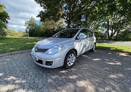 Nissan Tiida Fließheck 1.8 acenta