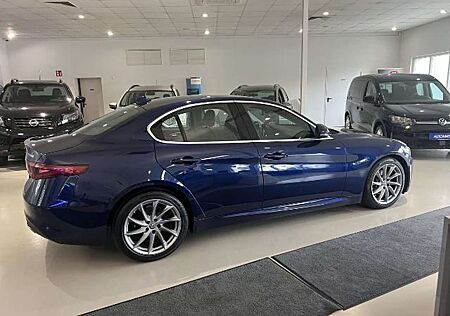 Alfa Romeo Giulia 2,2 JTDM Super Top Gepflegt!