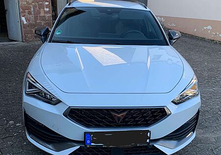 Cupra Leon Sportstourer e-Hybrid Sportstourer 1.4 e-Hybrid (180 kW System) VZ