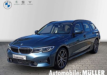 BMW 330 i xDrive Touring SportLine HUD+EL. PANODACH+NAVI+K