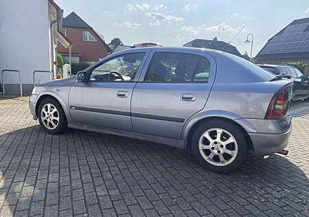 Opel Astra 1.6 Njoy