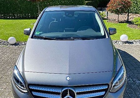 Mercedes-Benz B 180 B-Klasse 7G-DCT Style