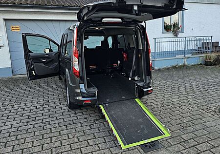 Ford Grand Tourneo Paravanumbau Rollstuhlgerecht