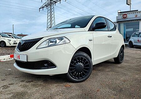 Lancia Ypsilon 1.0 Hybrid "SILVER" (Premium) Tagesz.