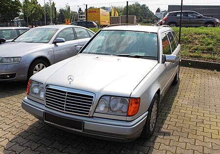 Mercedes-Benz E 300 Kombi 3.0 Diesel Automatik SHD 2026 TÜV