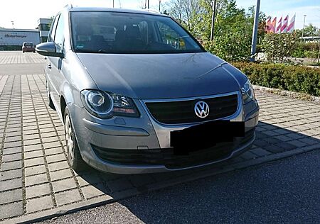 VW Touran Volkswagen Freestyle