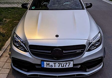 Mercedes-Benz C 63 AMG AMG+C+63+S+T+AMG+Speedshift+7G-MCT