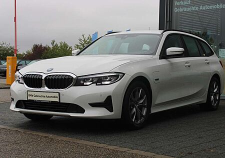 BMW 320 e Touring LiveCockpitProf Navi LED AHK SH