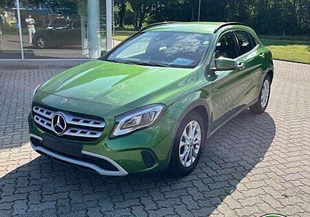 Mercedes-Benz GLA 180 Style AUTOM*LED*AHK*NAVI*KAMERA*TOTWINK*