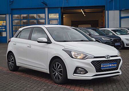 Hyundai i20 *1.Hand*SHZ*Navi*Carplay*Kamera*DAB*Klima*