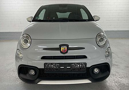 Abarth 595 Essesse 70 Anniversario Akrapovic Carbon