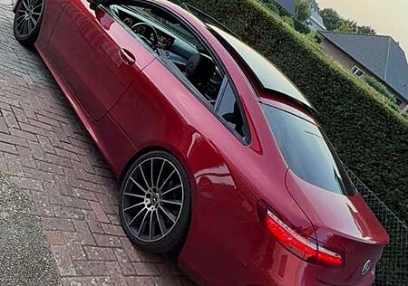 Mercedes-Benz E 220 d 4Matic Coupe 9G-TRONIC AMG Line