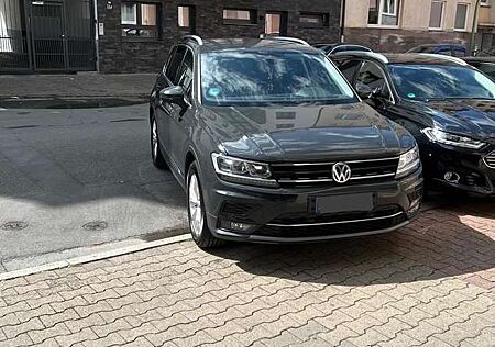 VW Tiguan Volkswagen 2.0 TDI SCR (BlueMotion Technology) DSG Highline