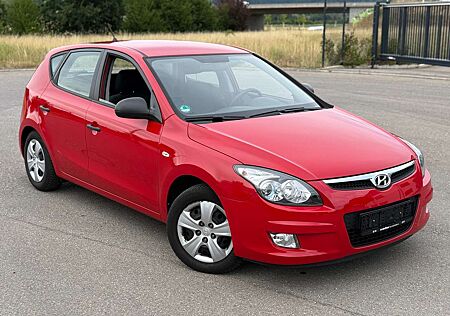 Hyundai i30 1.4 FIFA Edition Klima | Scheckheft | TÜV 07/2027