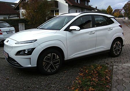 Hyundai Kona Select Elektro 2WD Sitzhei. Kamera DAB Lenkrqdhei.