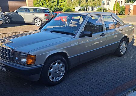 Mercedes-Benz 190 190E