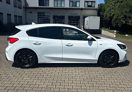 Ford Focus 1.5 EcoBoost Start-Stopp-System Aut. ST-LINE