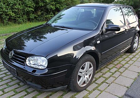 VW Golf Volkswagen 2.0+AUT+PDC+TEMP+SHZ+ALU