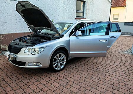Skoda Superb II Combi Diesel Combi 2.0 TDI 4x4 Elegance