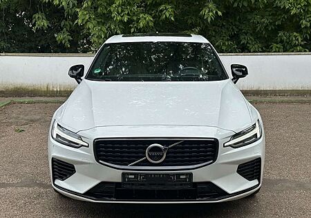 Volvo V60 T8 Plug-In AWD R Design