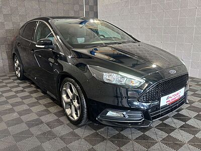 Ford Focus Lim. 2.0*ST*RECARO-R.KAM-TEMPO-SHZ-SP.FW