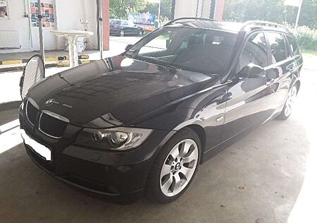 BMW 320d 320 DPF Touring Automatik/Klima/Navi