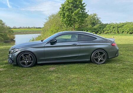 Mercedes-Benz C 200 Coupe 4Matic 9G-TRONIC AMG Line