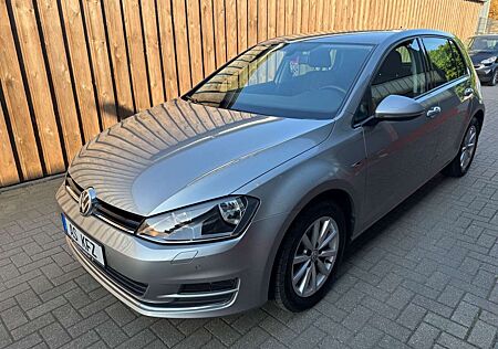 VW Golf Volkswagen VII Lim. Lounge BMT KLIMA NAVI STANDHEIZUNG