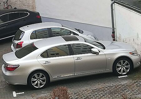 Lexus LS 600 LS 600h L