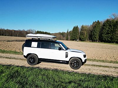 Land Rover Defender Defender 110 D250 X-Dynamic SE - 7-Sitzer - Standheizung - HUD - Black - AHK - Luftfederung - Pano - Meridian