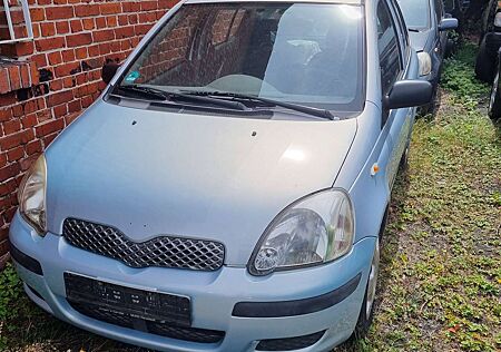 Toyota Yaris 1.0 linea luna